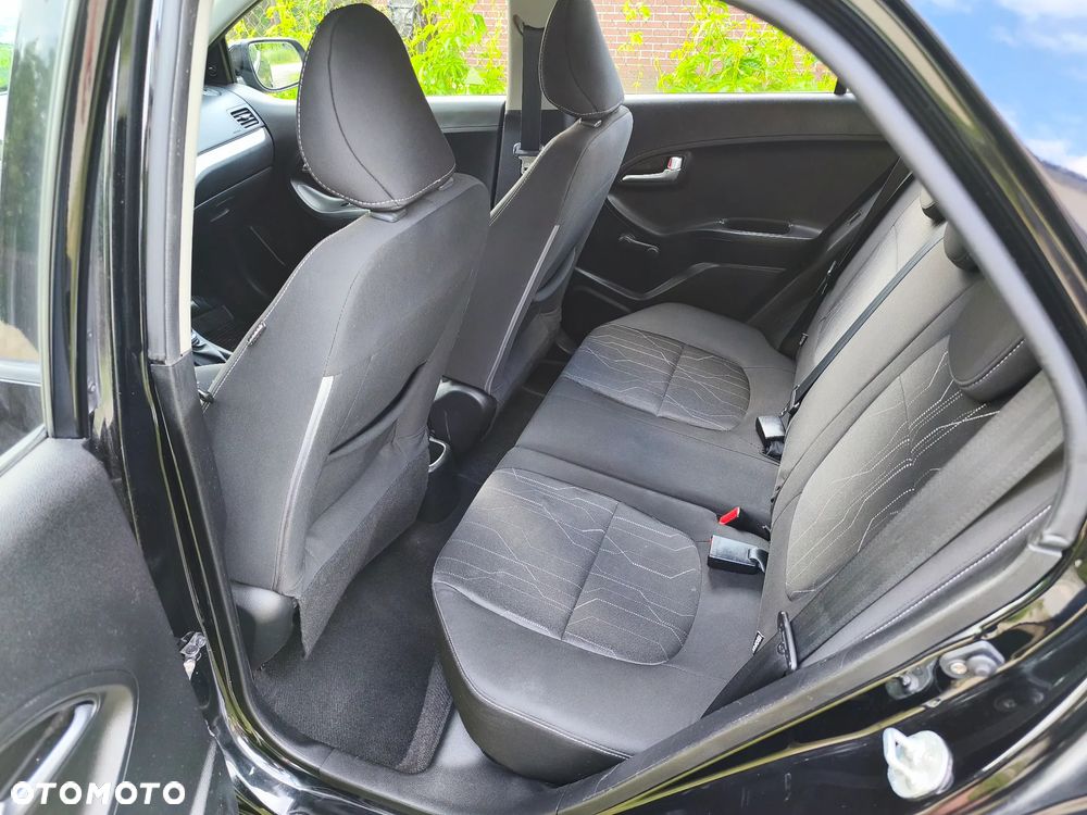 Kia Picanto 1.0 Dream Team Edition - 12