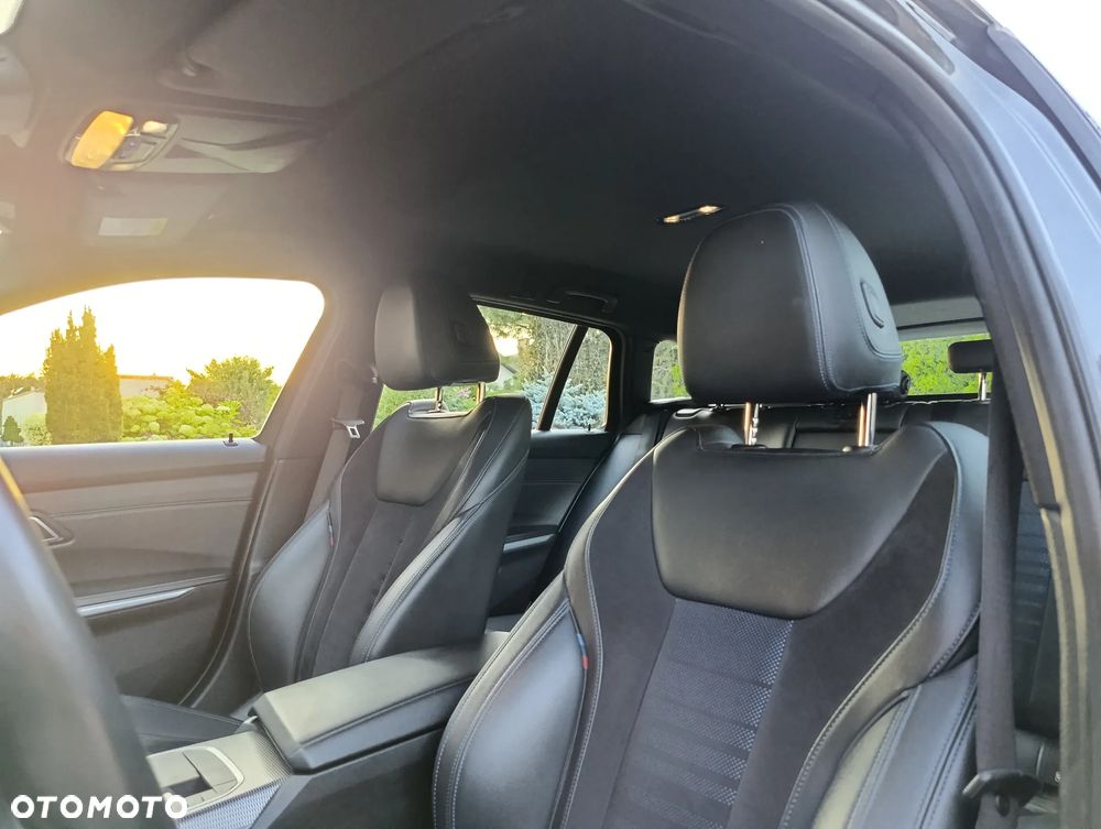 BMW Seria 3 330i M Sport sport - 33