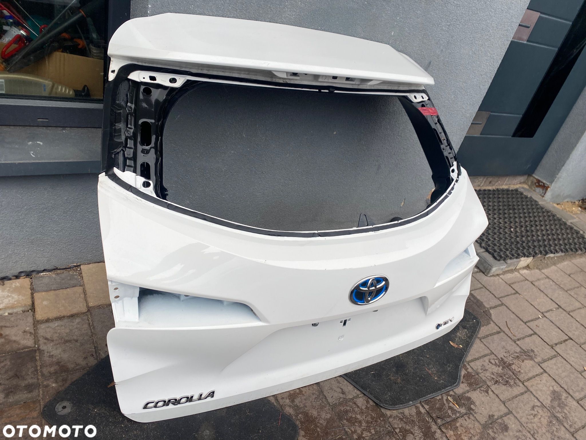TOYOTA COROLLA E21 KOMBI 19- KLAPA BAGAŻNIKA iGLA ORG - 1