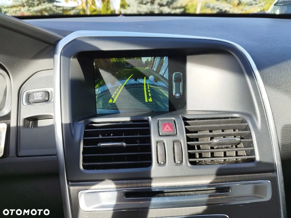 Volvo XC 60 T5 Drive-E R-Design Momentum - 18