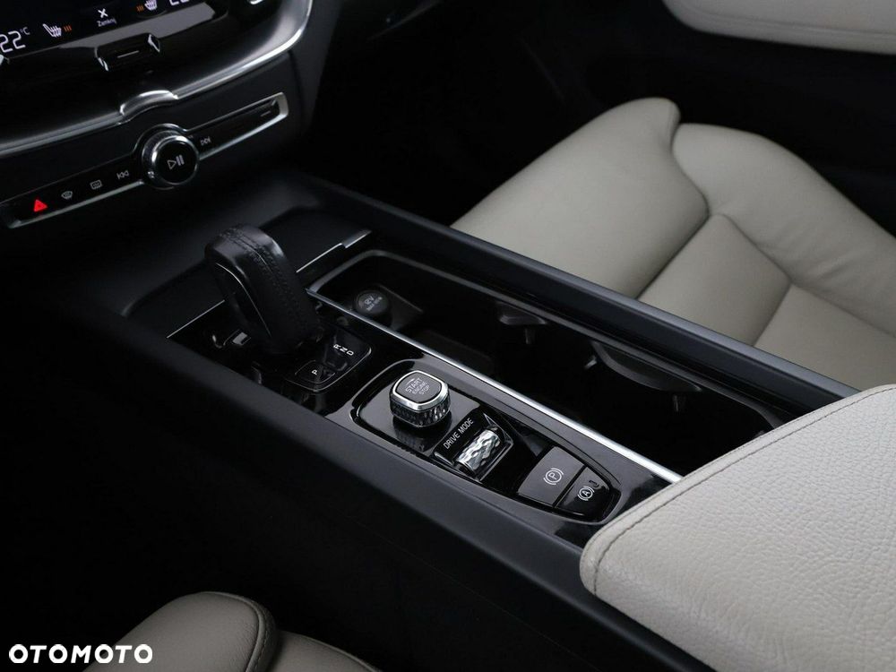 Volvo XC 60 T8 Plug-In Hybrid AWD Inscription - 32