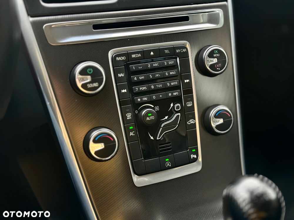 Volvo XC 60 D4 R-Design Kinetic - 16