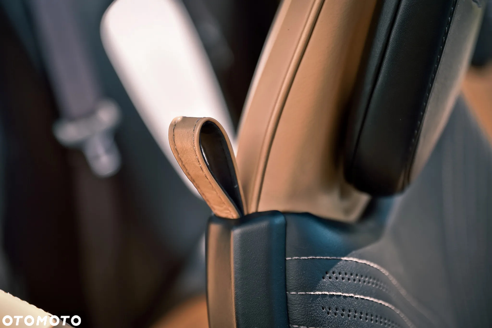 Aston Martin DB11 V8 Volante - 32