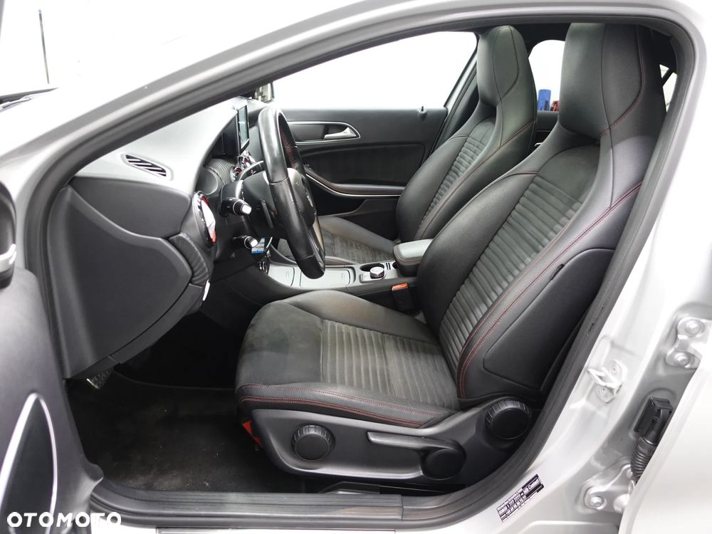 Mercedes-Benz Klasa A 250 (BlueEFFICIENCY) 7G-DCT AMG Sport - 22