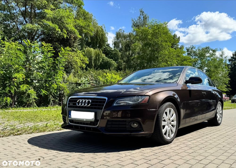 Audi A4 Limousine - 1