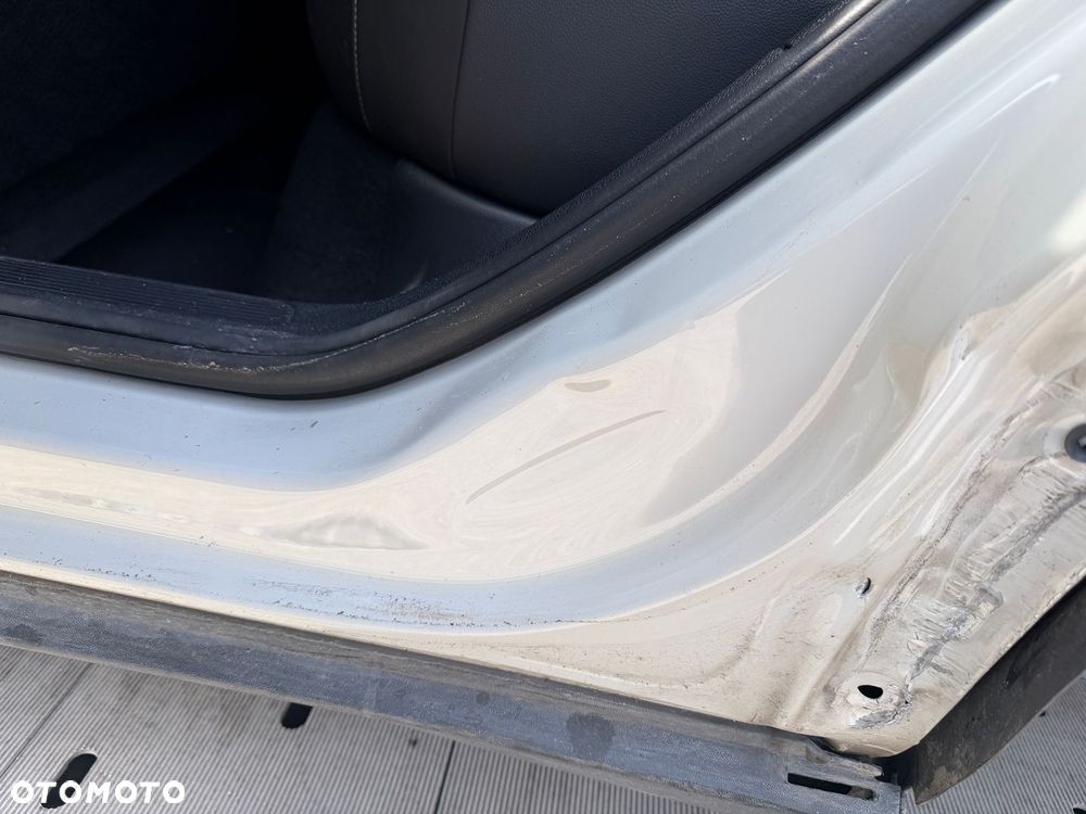 Volkswagen T-Roc 2.0 TDI SCR 4MOTION DSG R-Line - 23