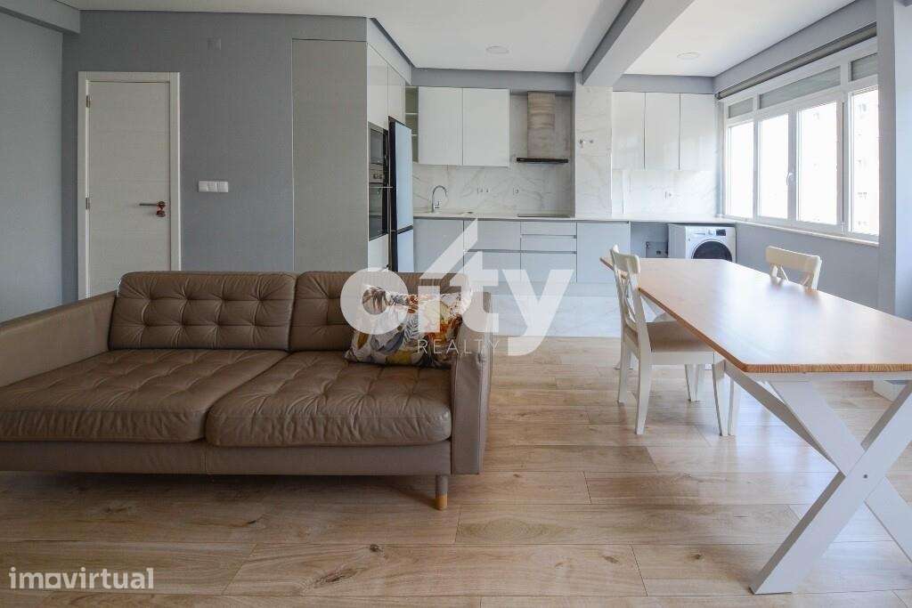 T2 Remodelado para Arrendamento | Pontinha | 80 m2 | Metro a 5 minutos - Grande imagem: 2/34