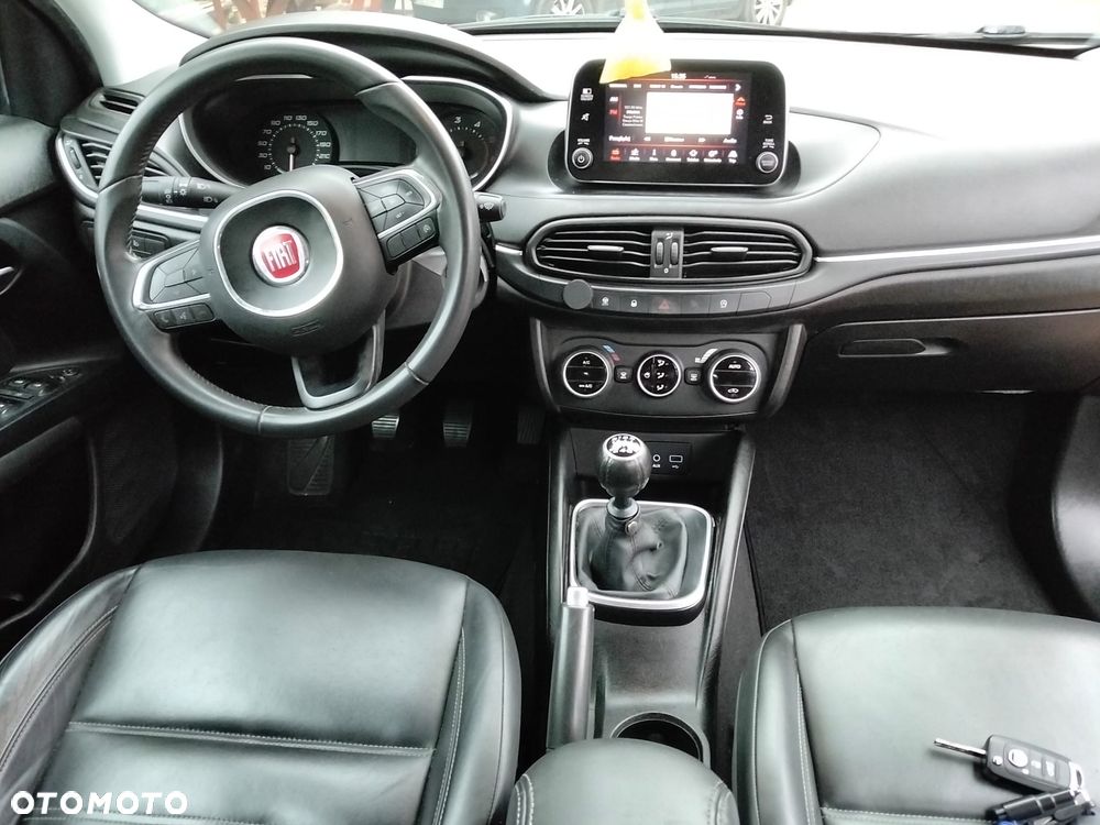 Fiat Tipo - 12