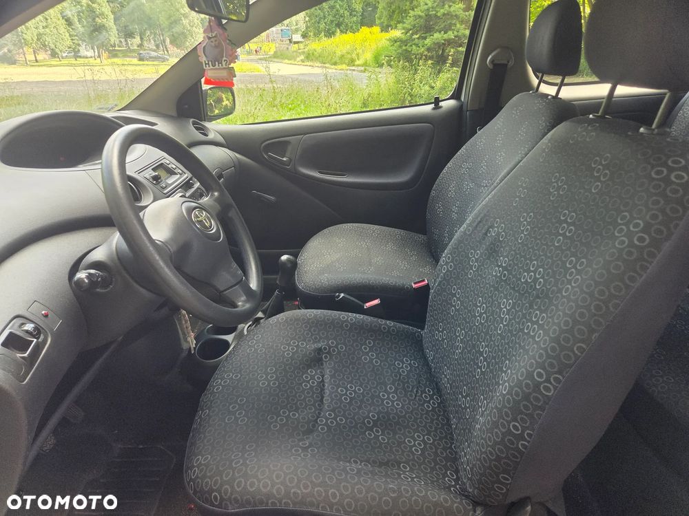 Toyota Yaris 1.0 Base - 7