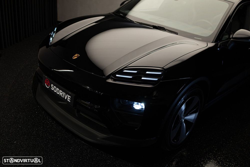 Porsche Macan Electric 4 - 38