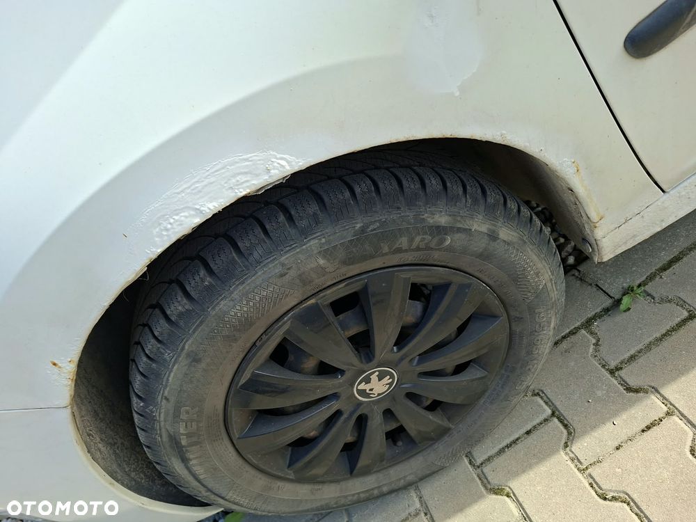 Peugeot 207 - 8