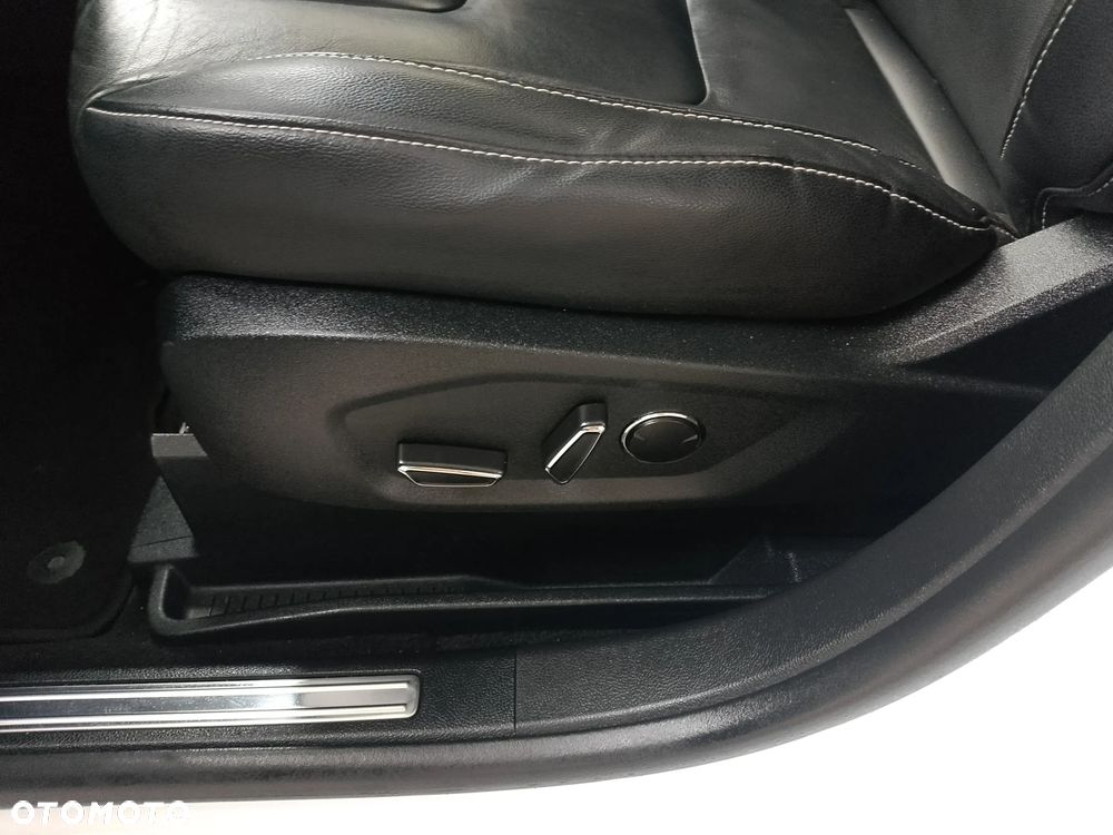 Ford S-Max 2.0 EcoBlue Titanium - 22