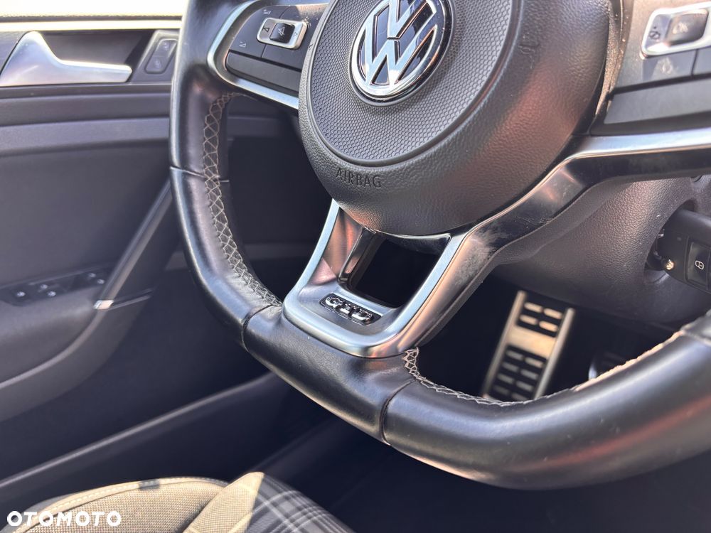 Volkswagen Golf 2.0 TDI BMT GTD - 25
