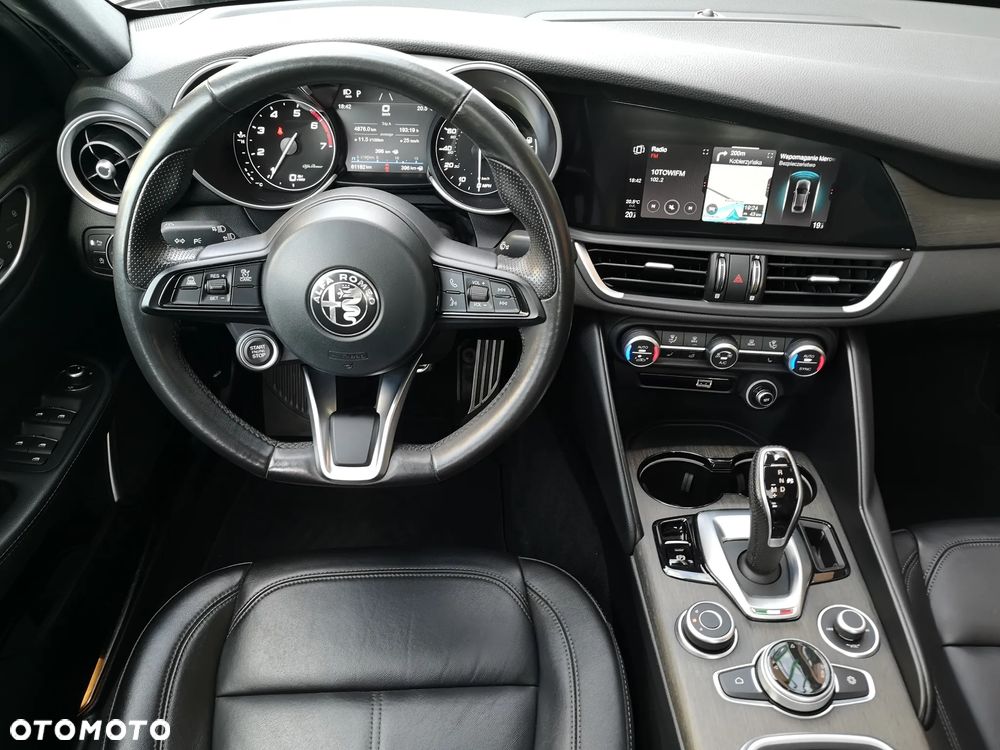 Alfa Romeo Giulia 2.0 Turbo 16V AT8-Q4 Ti - 13