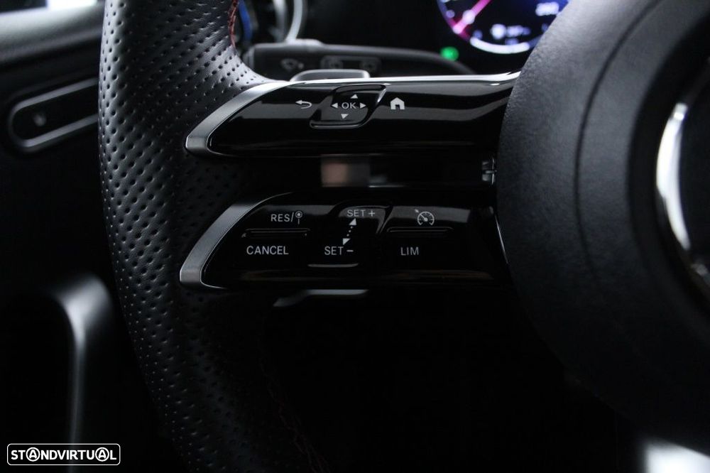 Mercedes-Benz A 250 e AMG Line - 22