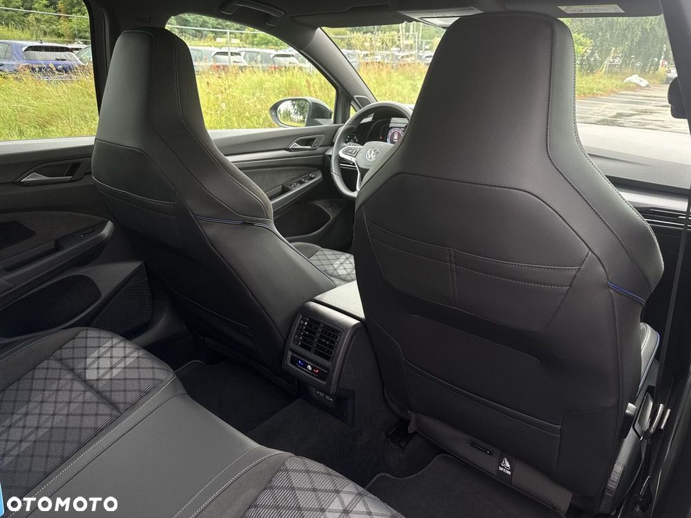 Volkswagen Golf - 33