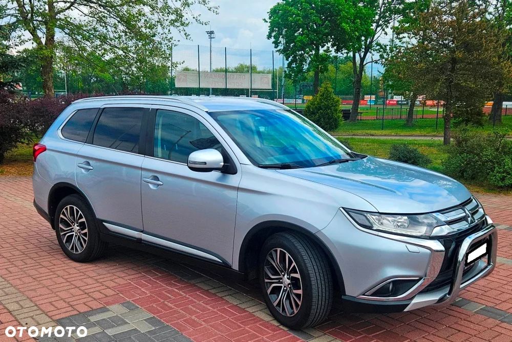 Mitsubishi Outlander 2.0 4WD Invite - 4