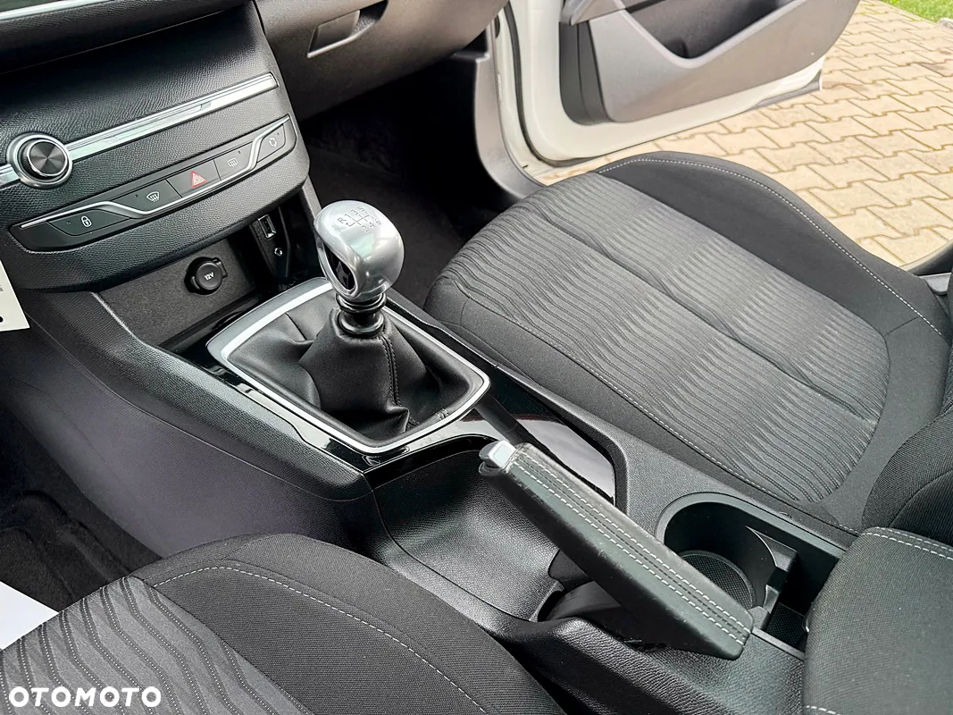 Peugeot 308 1.6 BlueHDi Allure S&S - 35