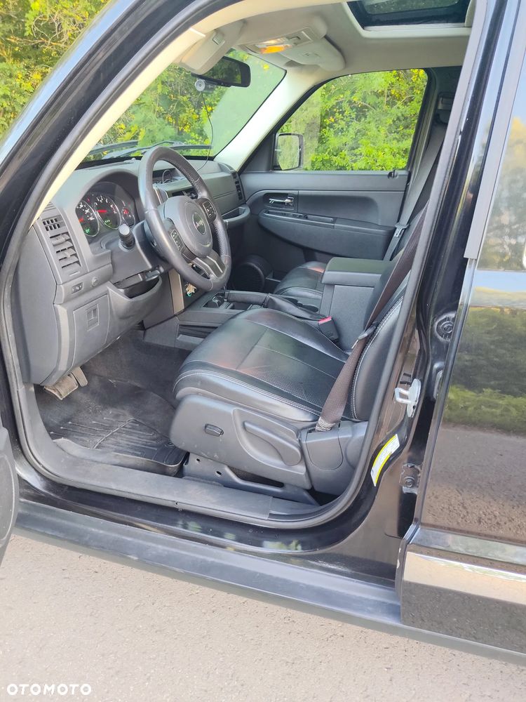 Jeep Liberty - 9