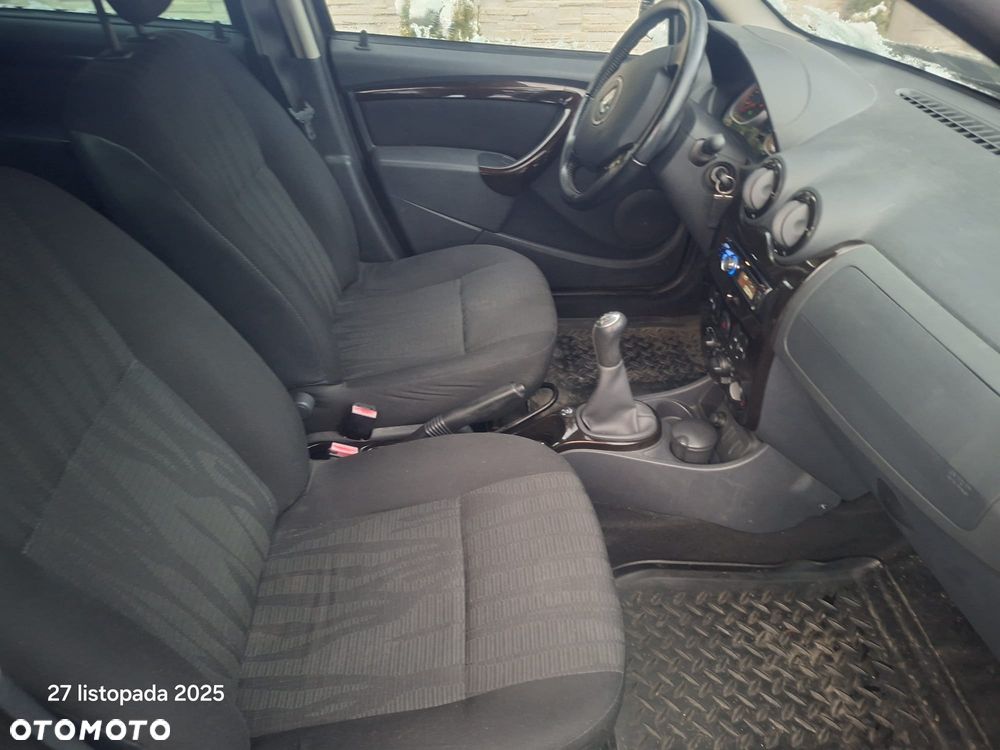 Dacia Duster 1.6 Laureate Euro5 - 12