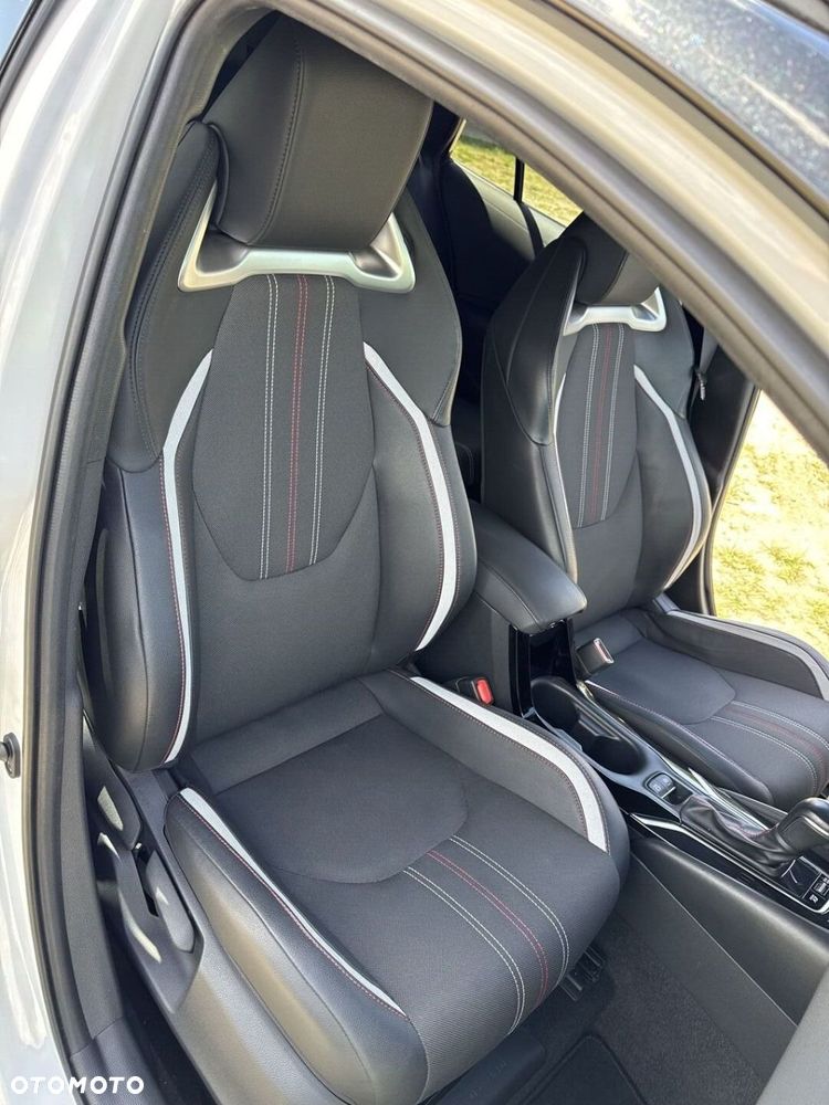 Toyota Corolla 1.8 Hybrid GR Sport - 11