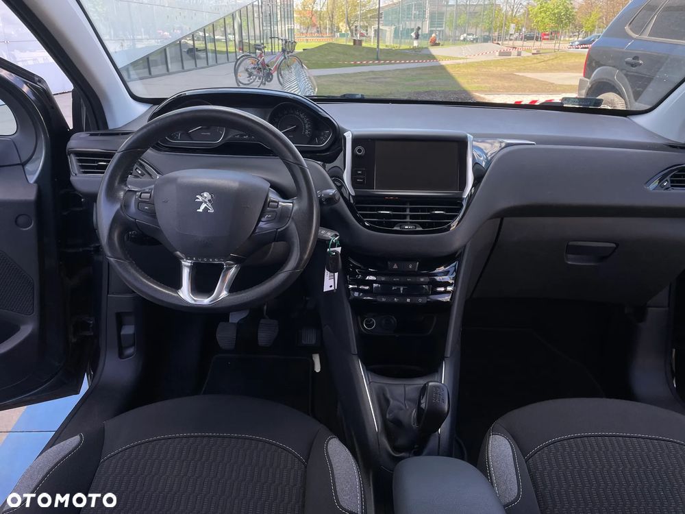 Peugeot 208 1.2 PureTech Allure - 10