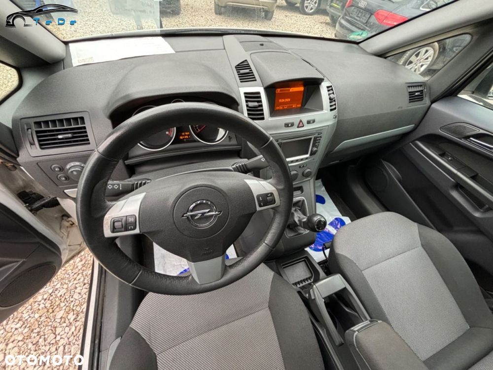 Opel Zafira - 15