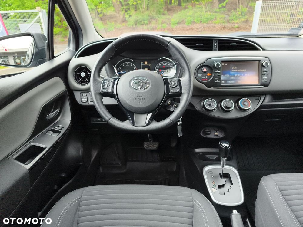 Toyota Yaris 1.5 Premium CVT - 12