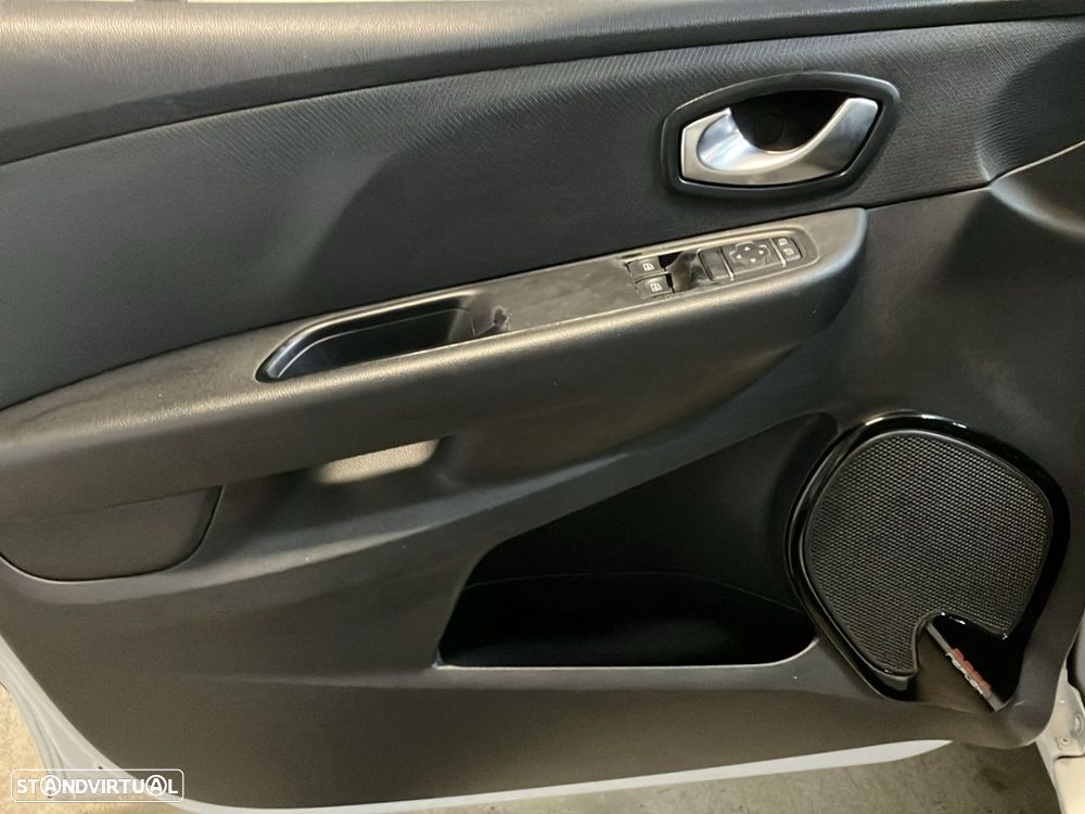 Renault Clio 1.5 dCi Limited - 17