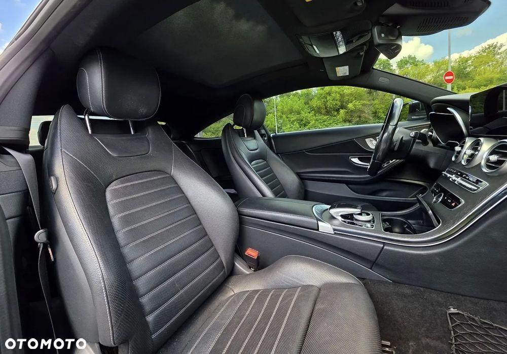 Mercedes-Benz Klasa C 300 9G-TRONIC AMG Line - 22