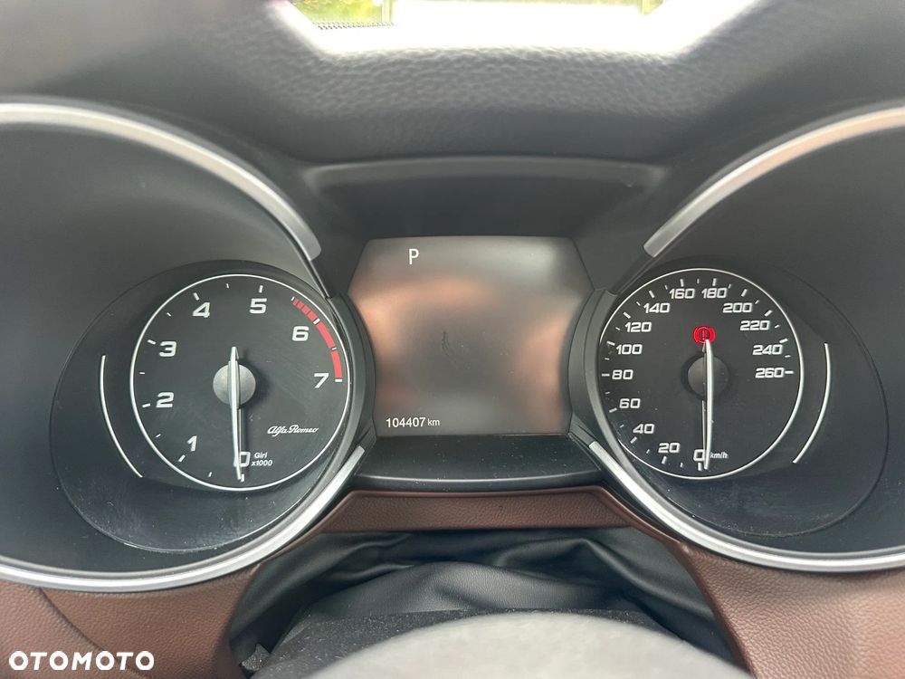 Alfa Romeo Stelvio - 17