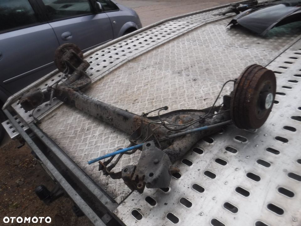 Renault Clio III belka zawieszenie os tyl - 2