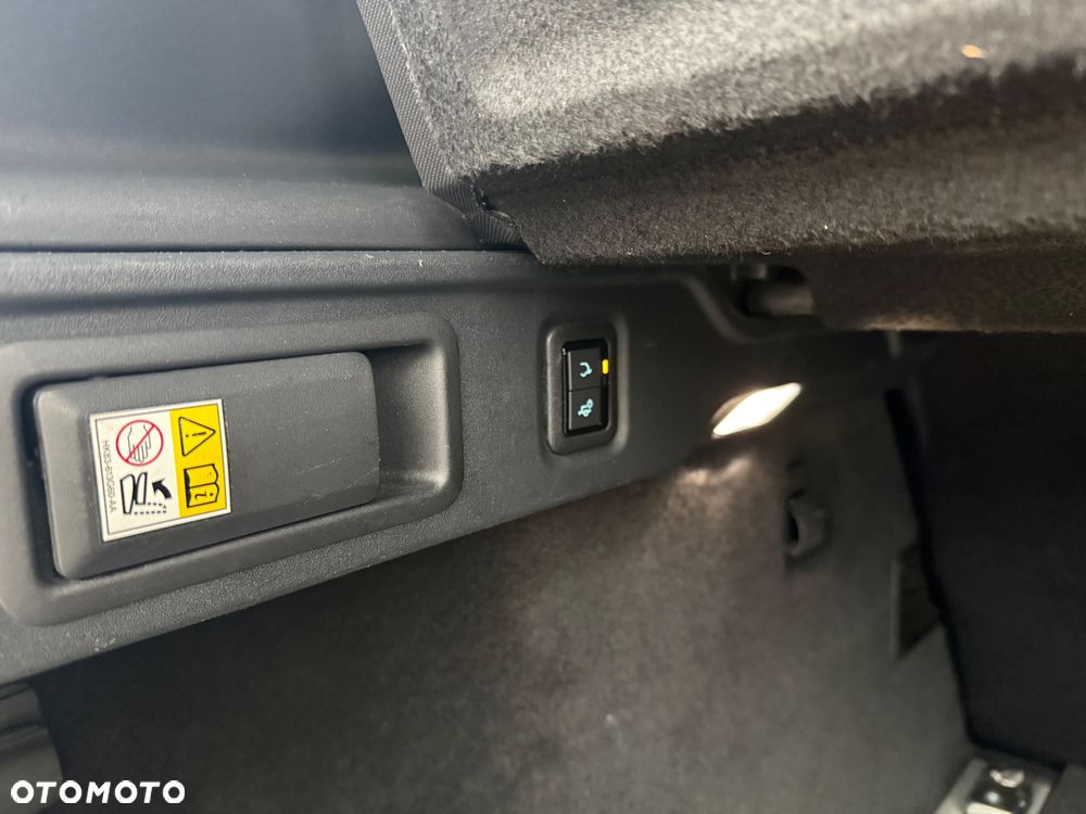 Jaguar F-Pace 30d AWD R-Sport - 38