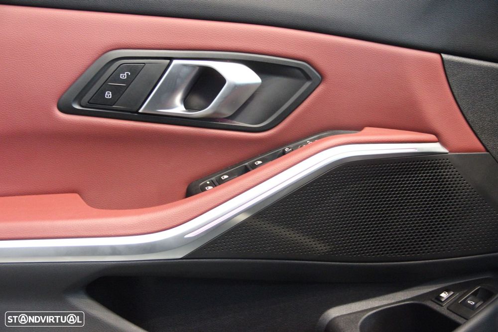 BMW 330 e Pack Desportivo M Auto - 9