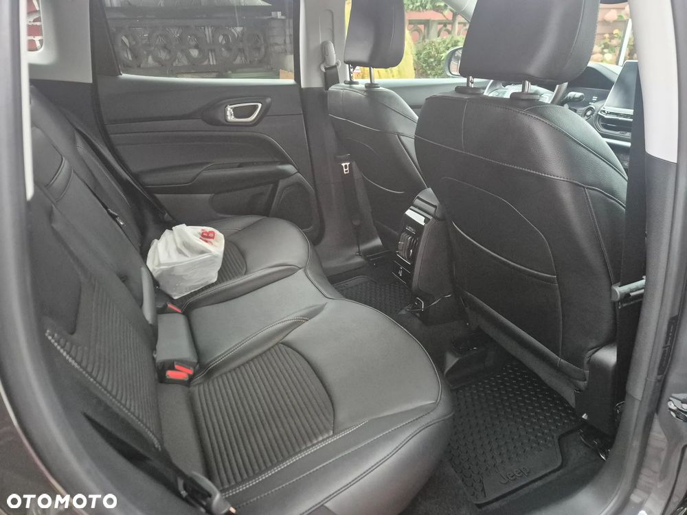 Jeep Compass - 10