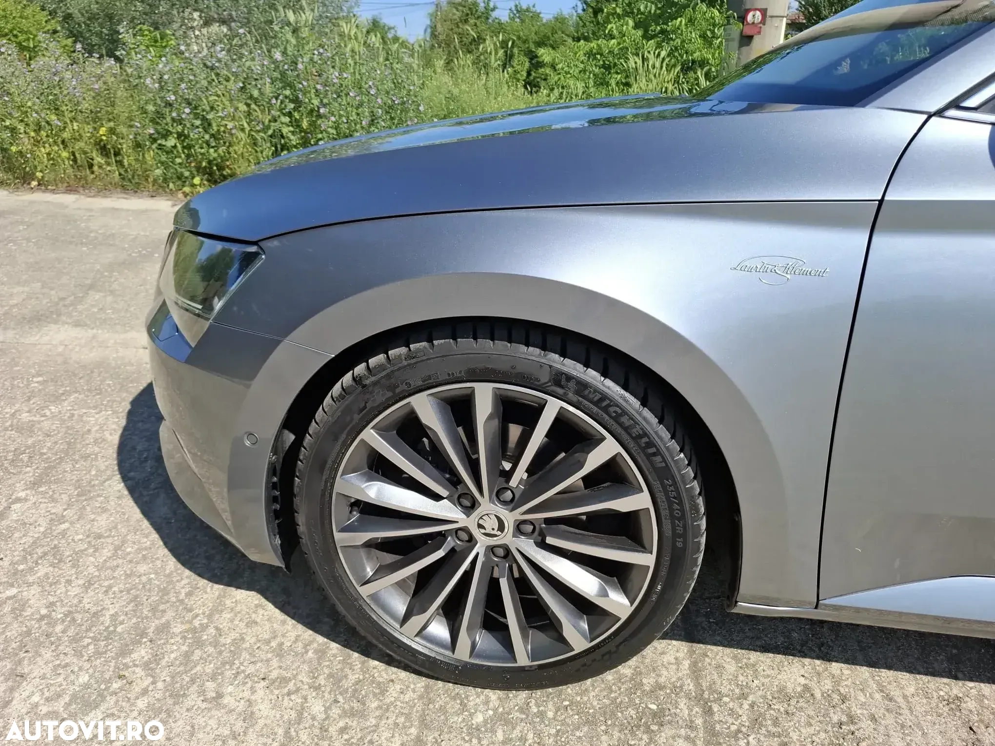 Skoda Superb 2.0 TDI DSG Laurin & Klement - 2