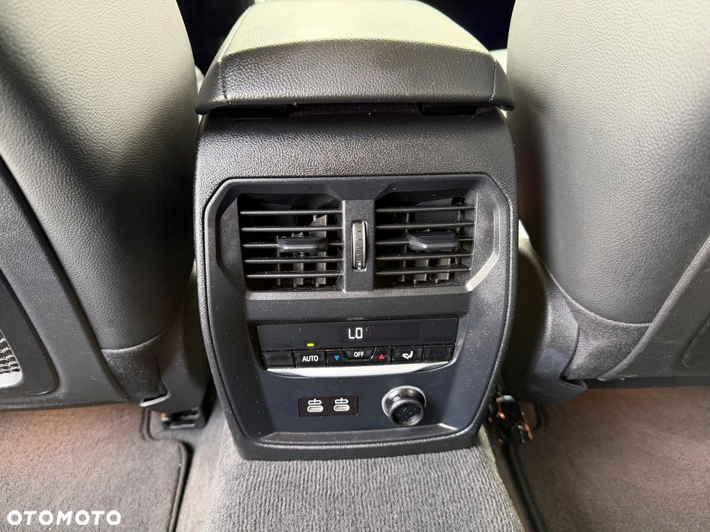 BMW Seria 3 320d Edition Luxury Line Purity - 24