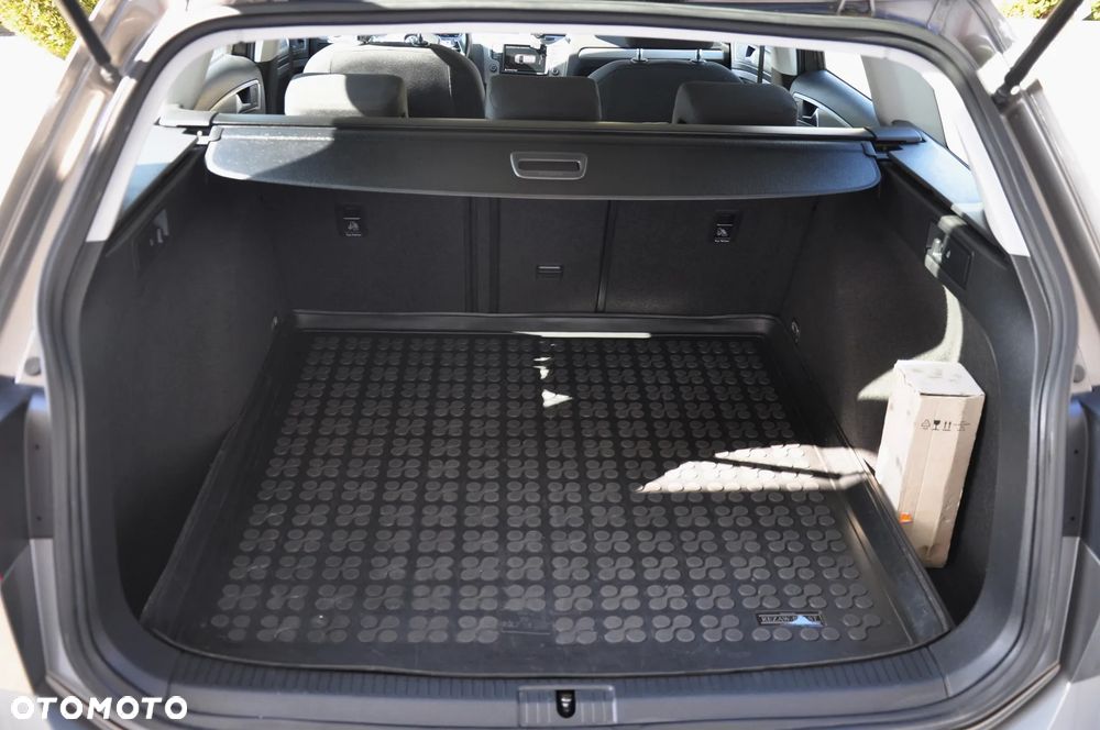 Volkswagen Golf 1.4 TSI BMT Comfortline - 27