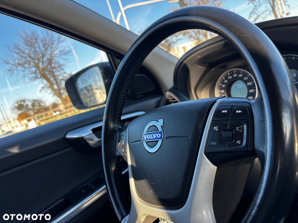 Volvo XC 60 DRIVe Momentum - 11