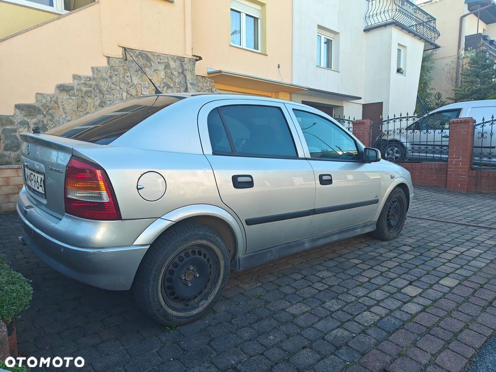 Opel Astra 1.4 - 3