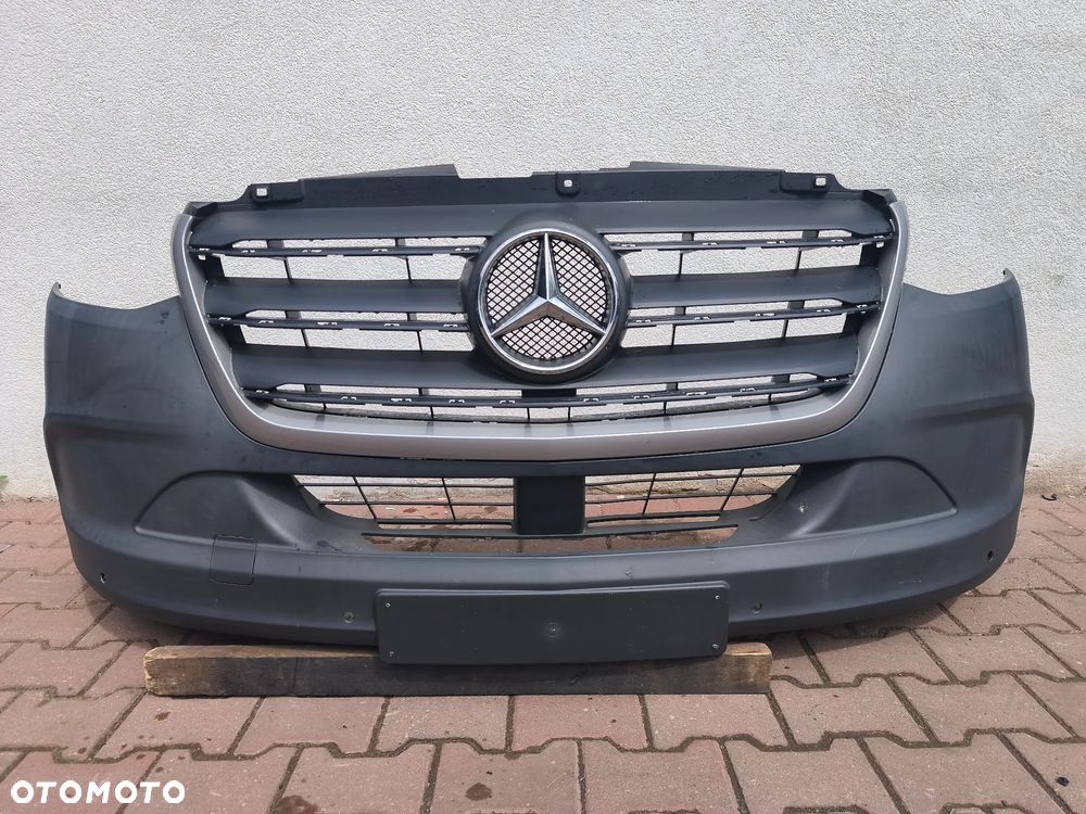 Zderzak Mercedes-Benz W907/W910 Przedni Przód - 1