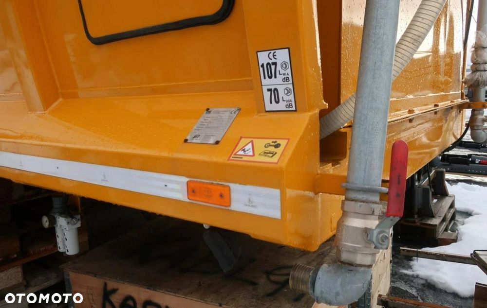 Kadussis CRV 2000 / ZABUDOWA ŚMIECIARKI / NOWA / DEMONSTRACYJNA / 18M3 / TYLNY ZAŁADUNEK / W PEŁNI SPRAWNA / MOŻLIWOŚĆ TRANSPORTU - 19