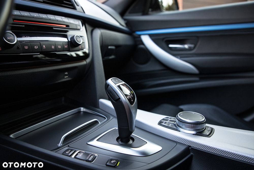 BMW 3GT 330i xDrive M Sport - 26