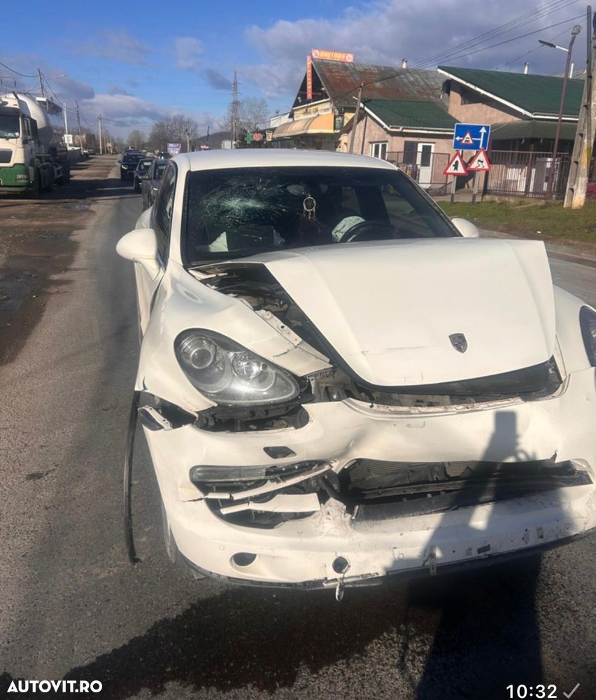 Porsche Cayenne 3.0 L V6 - 1