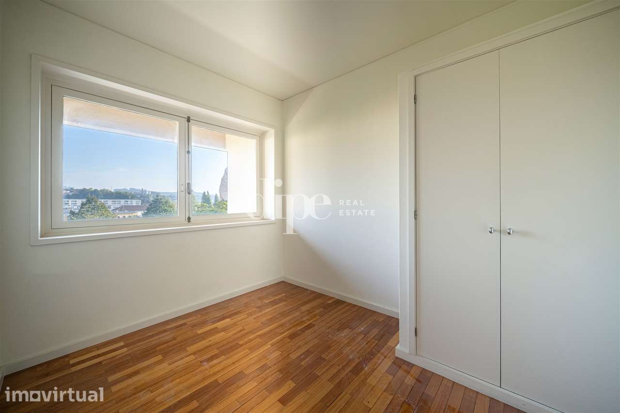 Apartamento T3+1 na Av. de Londres - Grande imagem: 4/18