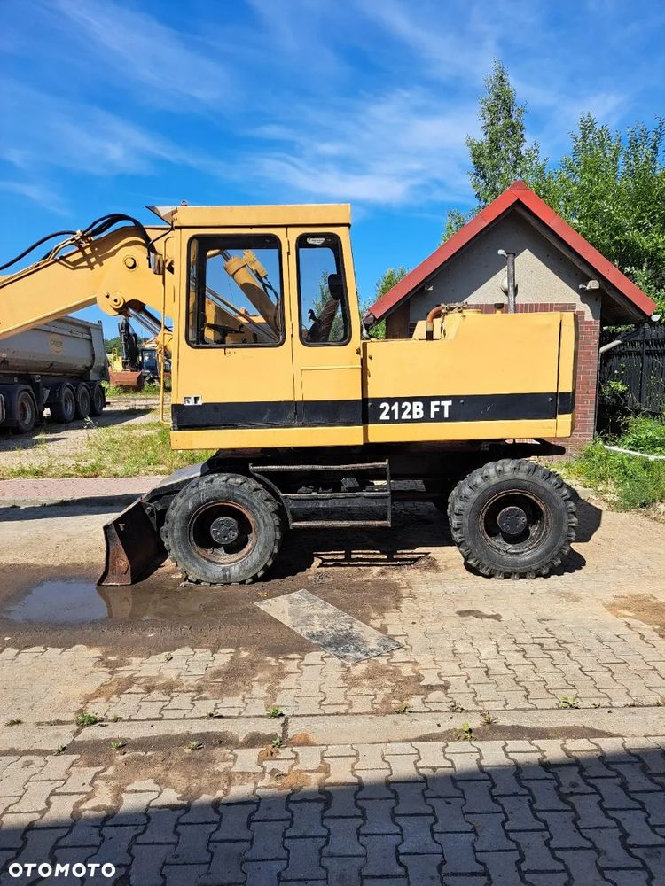 Caterpillar 212 BFT - 1