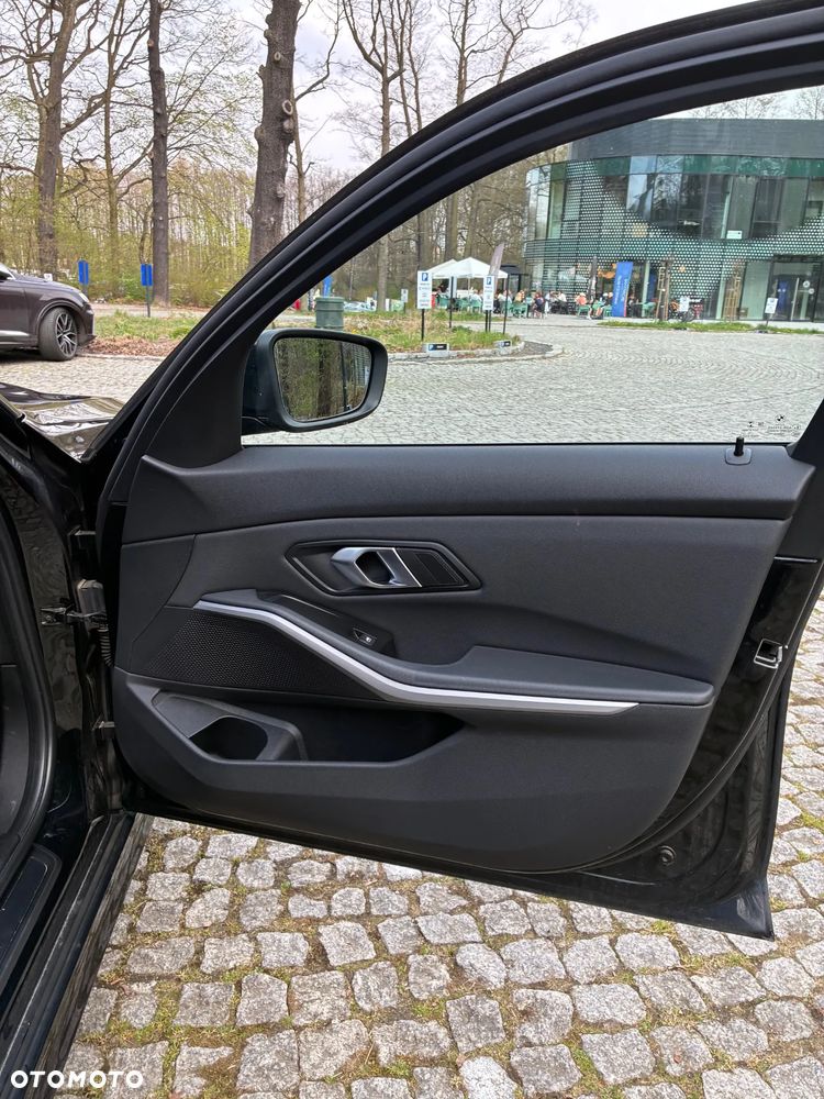 BMW Seria 3 320d Advantage sport - 23