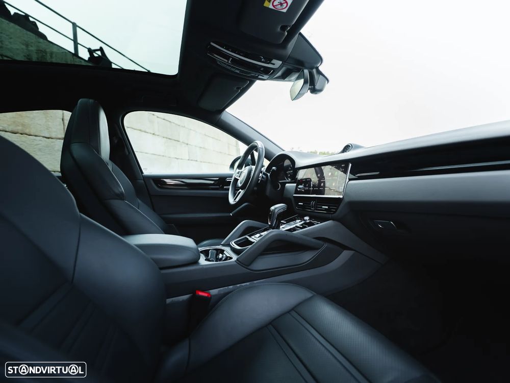 Porsche Cayenne Coupé E-Hybrid - 13