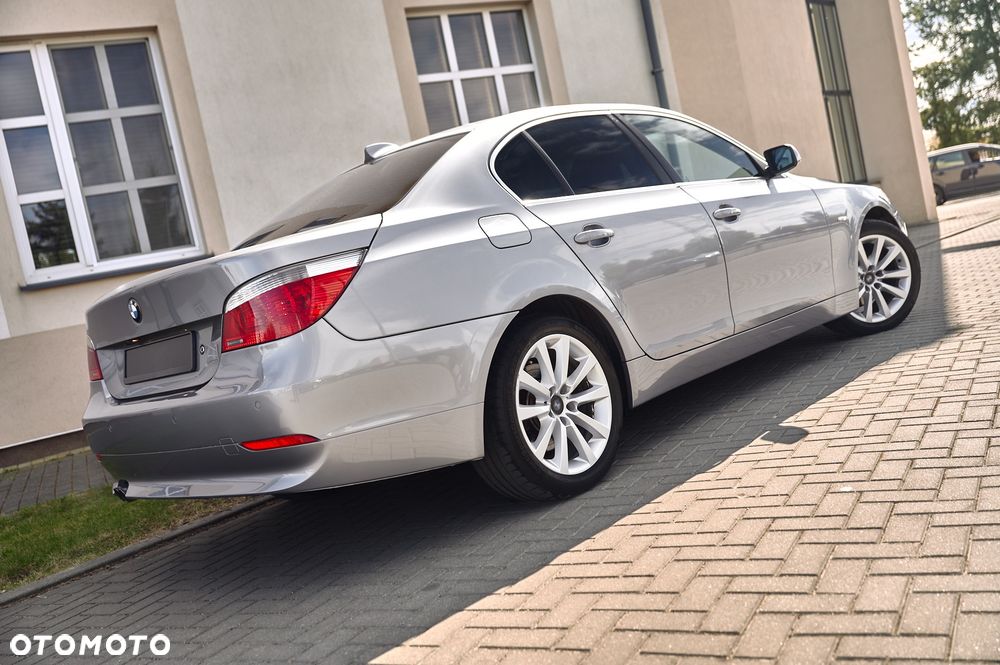 BMW Seria 5 525i - 4