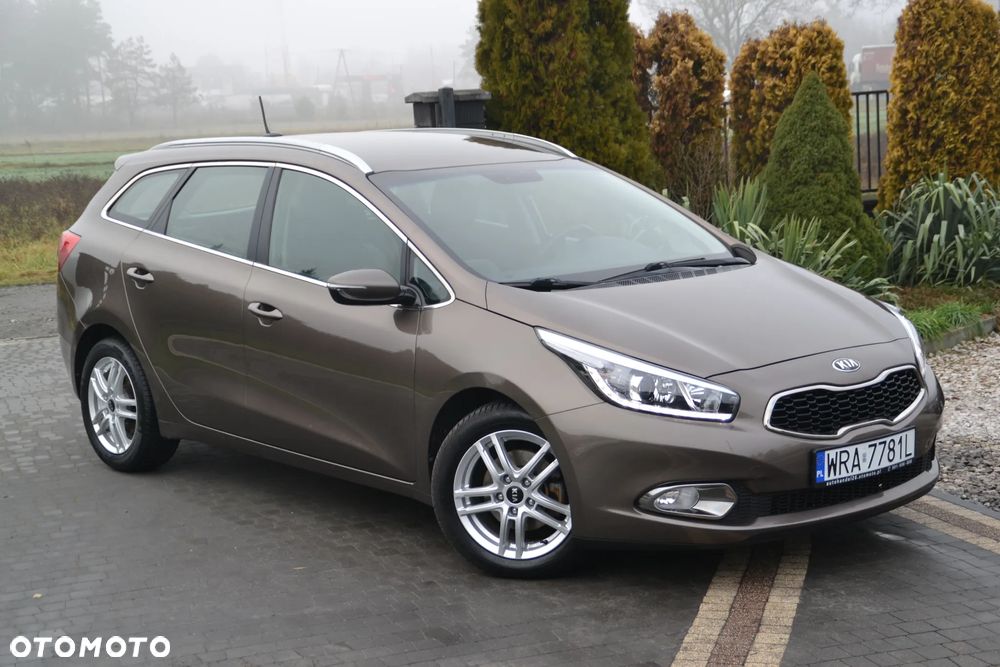 Kia Ceed 1.6 GDI Dream-Team Edition - 3